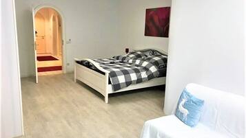 2 chambres, fer et planche à repasser, Wi-Fi, draps fournis