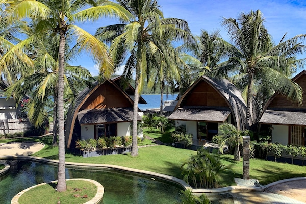 Premium bedding, Select Comfort beds, in-room safe, soundproofing