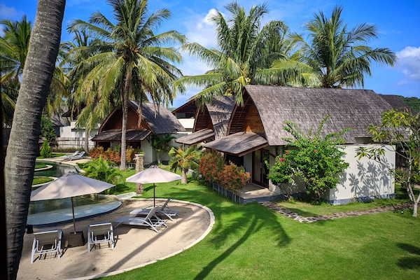 Deluxe Suite, 1 King Bed, Accessible, Pool View | 2 bedrooms, premium bedding, Select Comfort beds, in-room safe