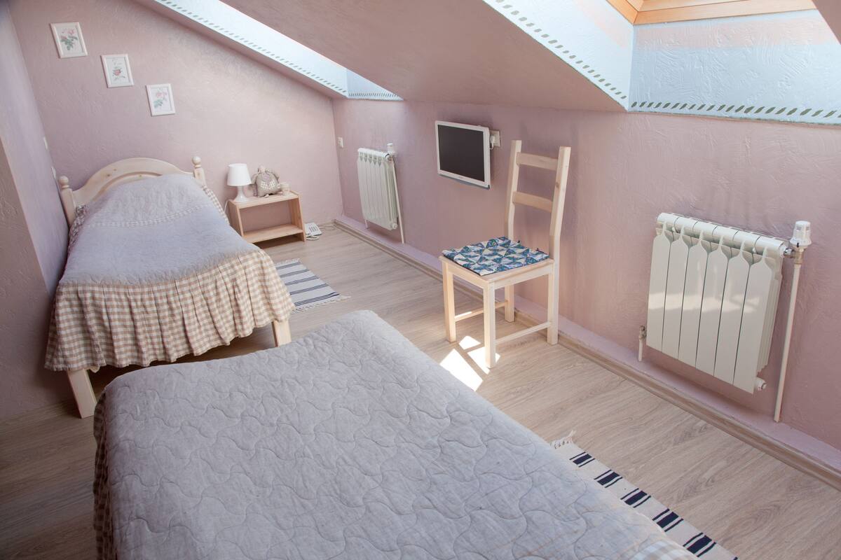 Kamar Twin Standar, Bebas Asap Rokok | 1 kamar tidur, didekorasi berbeda-beda, Wi-Fi gratis, dan seprai linen