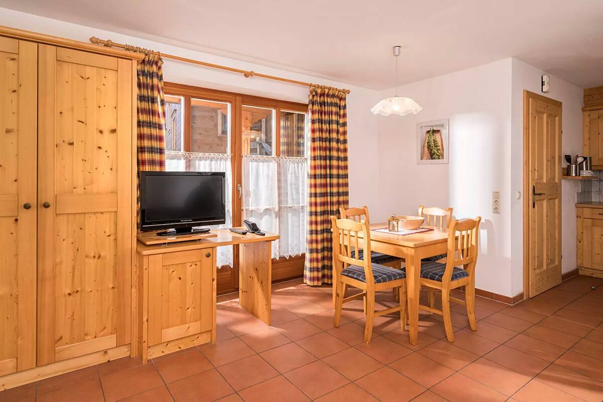 Apartment (Hasseck im Bioblockhaus) | Wohnbereich | 50-cm-Flachbildfernseher mit Satellitenempfang, Fernseher