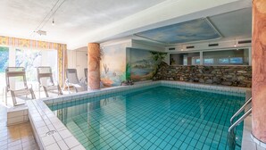 Indoor pool, sun loungers - Ganzenhubhof (Goldegg)