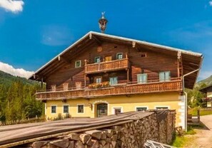 Front of property - Ferienbauernhof Elmaugut (Muehlbach Am Hochkoenig)