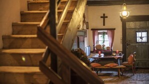อพาร์ทเมนท์, 6 ห้องนอน (Anno1679) | บริเวณนั่งเล่น | ทีวีจอแอลอีดี