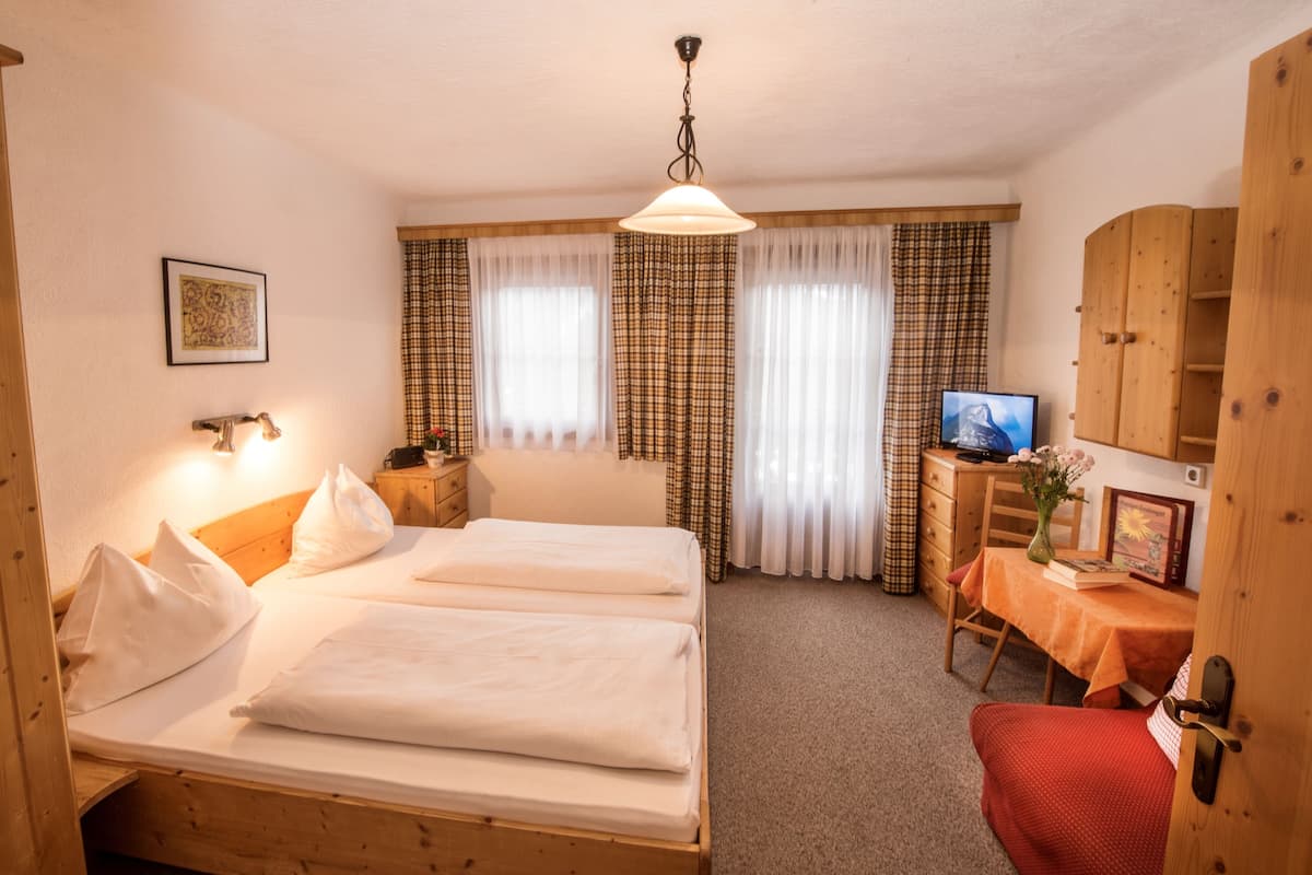 1 bedroom, individually decorated, individually furnished, soundproofing