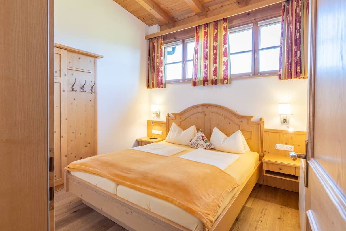 In-room safe, blackout curtains, soundproofing, cots/infant beds