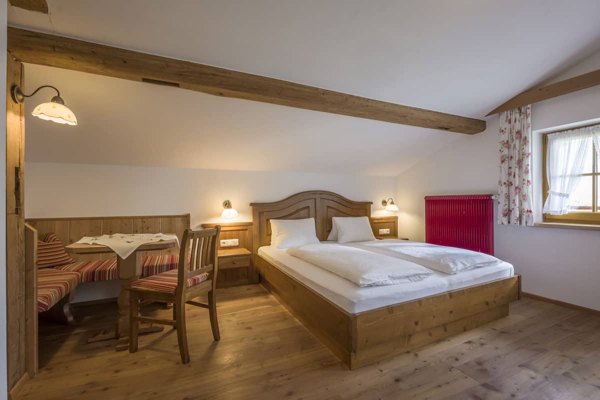 In-room safe, blackout curtains, soundproofing, cots/infant beds