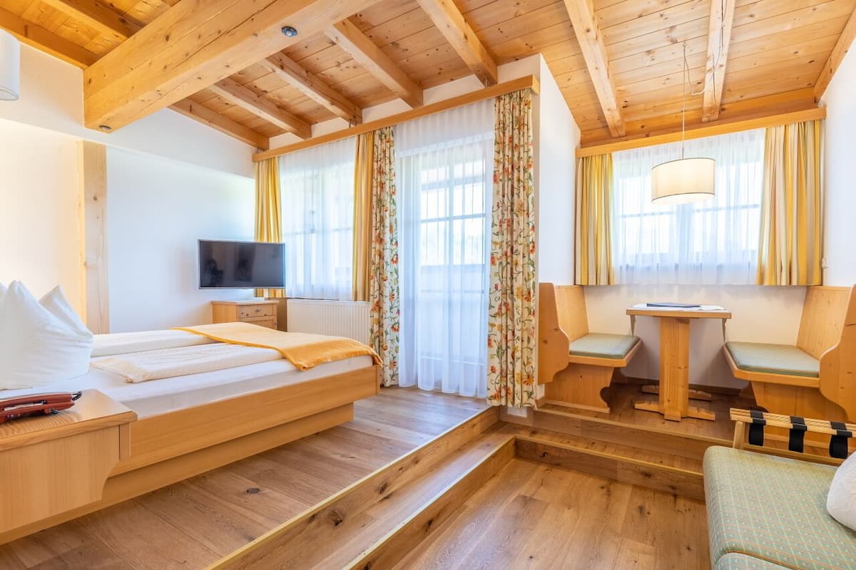 In-room safe, blackout curtains, soundproofing, cots/infant beds