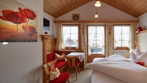 Room (Cosy, radiating a sense of well-being) - Gintherhof Bauernhof (Ehenbichl)