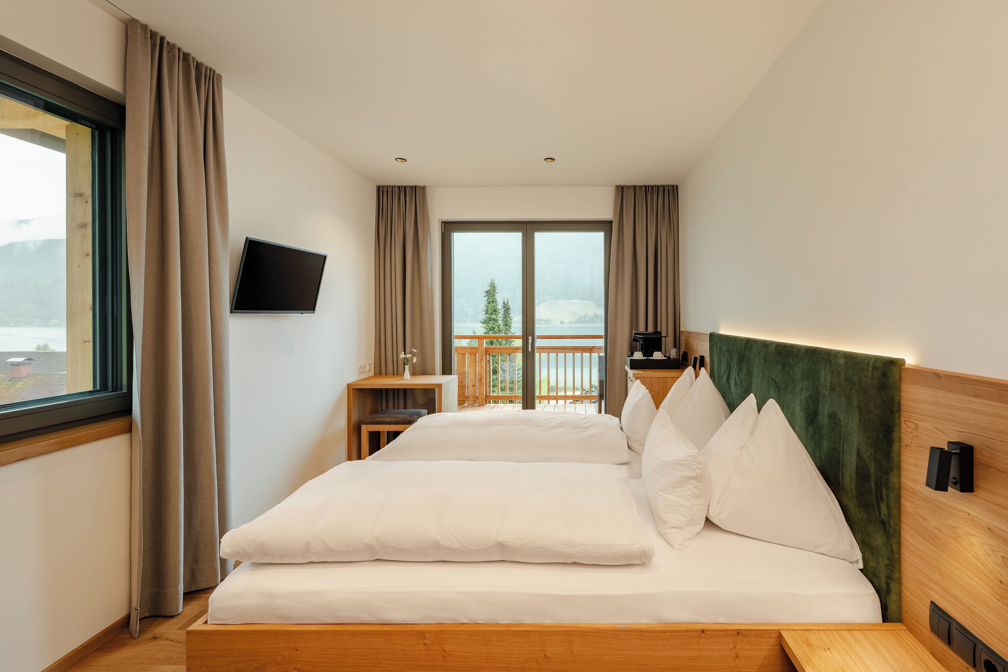 Double Room, Balcony, Lake View | Premium bedding, down comforters, in-room safe, individually decorated