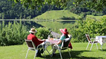 Daily buffet breakfast (EUR 18 per person)