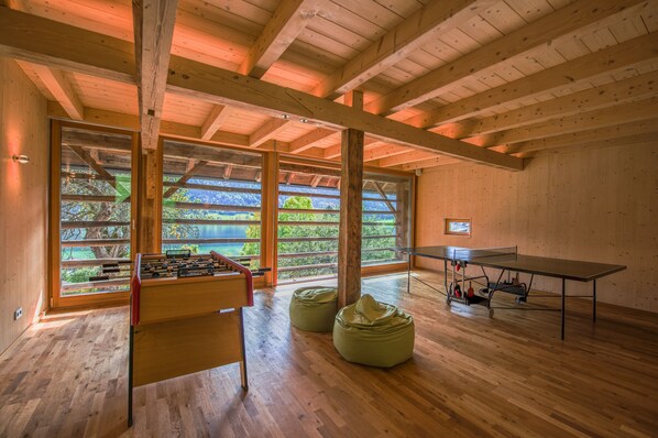 Game room - Ferienhof Obergasser & Pension Bergblick (Weissensee)