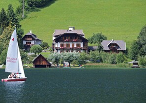 Chalet, 2 Bedrooms, Terrace, Lake View (incl. Cleaning fee) | Lake view - Ferienhof Obergasser & Pension Bergblick (Weissensee)