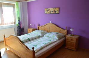 Allergikerbettwaren, Bügeleisen/Bügelbrett, kostenloses WLAN, Bettwäsche