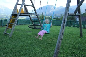 Children's play area - outdoor - Kinder- und Familienbauernhof Christa (Rossleithen)