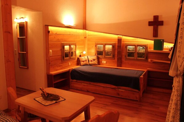 Double Room, Balcony | Free WiFi, bed sheets - Kinder- und Familienbauernhof Christa (Rossleithen)