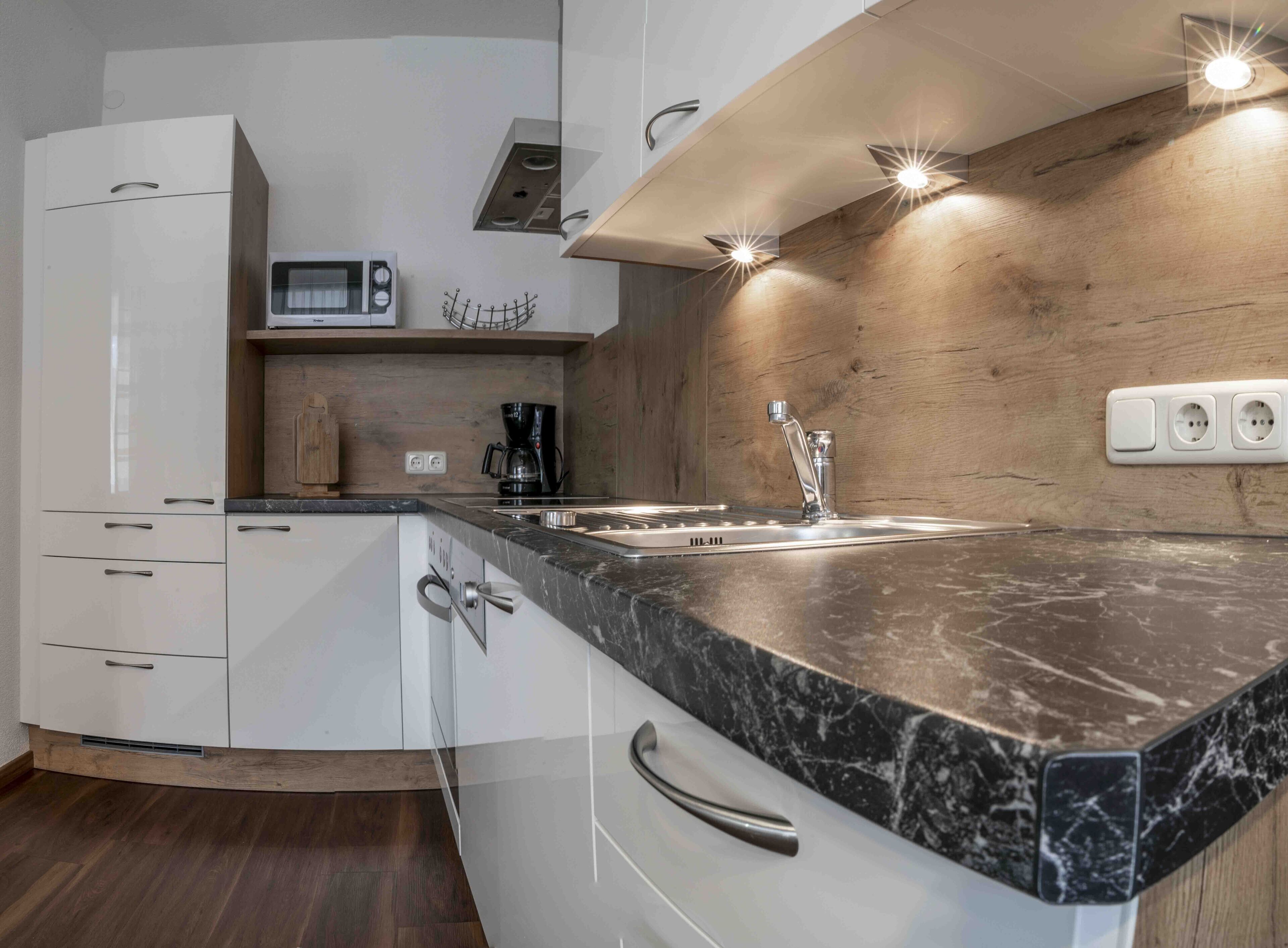 Deluxe-Apartment, 2 Schlafzimmer, Bergseite | Eigene Küche | Herdplatte, Kochgeschirr/Geschirr/Besteck