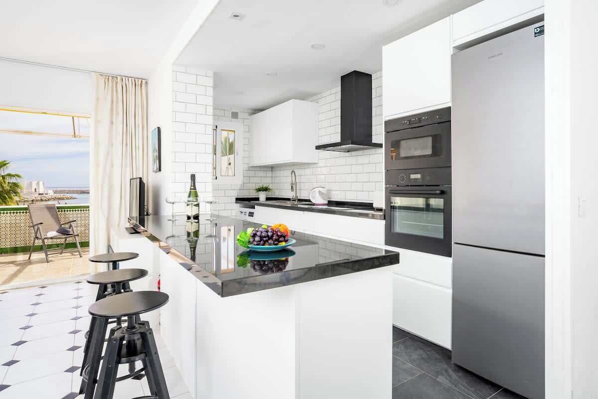 雪櫃、微波爐、焗爐、咖啡機/沖茶器