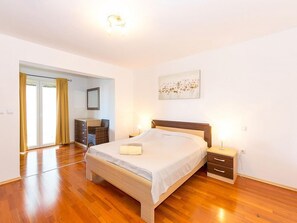 Apartment (N5) | 2 Schlafzimmer, kostenloses WLAN, Bettwäsche
