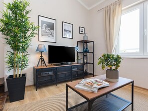 Apartment, 1 Schlafzimmer | Wohnbereich | Flachbildfernseher