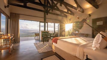 Luxury Room | Premium bedding, minibar, in-room safe, desk