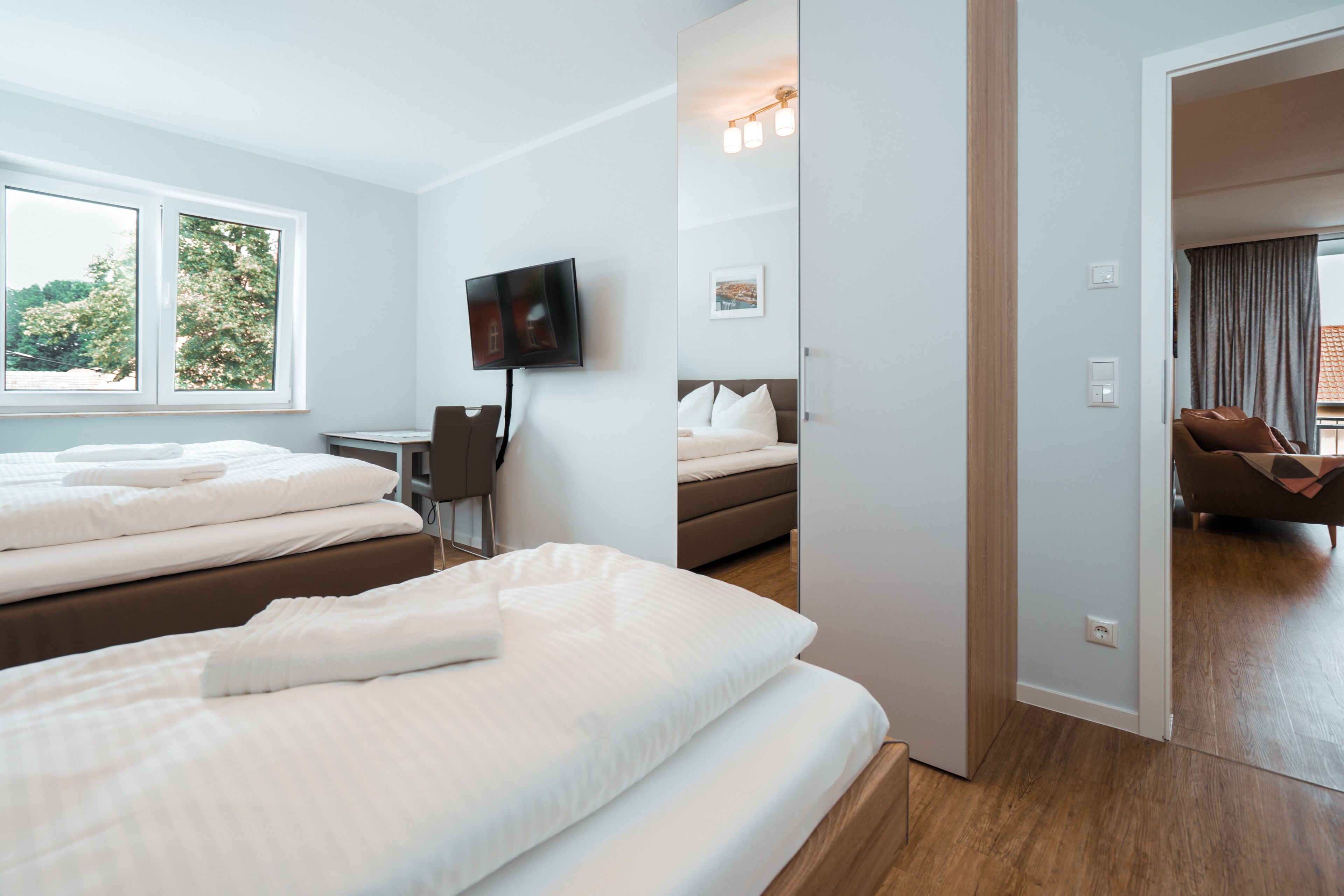 3 makuuhuonetta, tallelokero huoneessa, Wi-Fi, vuodevaatteet