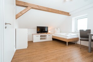 1 bedroom, in-room safe, WiFi, bed sheets - Haus Seeweg Geierswalde - Apartment 5 (Elsterheide)