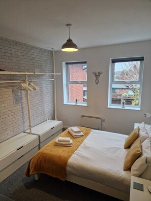 1 bedroom, iron/ironing board, free WiFi - HEREFORD CITY – Victory Apartment: Modern Studio in Vibrant Area (Hereford)