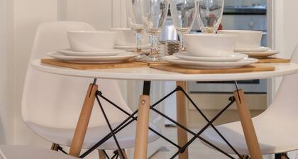 HEREFORD CITY – Victory Apartment: Modern Studio in Vibrant Area