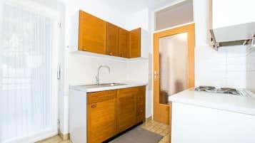Apartment, 1 Schlafzimmer | Eigene Küche | Großer Kühlschrank, Ofen, Herdplatte, Wasserkocher