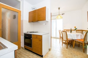 Apartment, 1 Bedroom | Private kitchen
