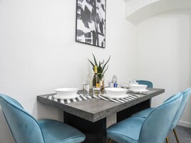 Σπίτι, 4 Υπνοδωμάτια | Γεύματα στο δωμάτιο