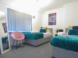 4 Schlafzimmer, individuell dekoriert, individuell eingerichtet