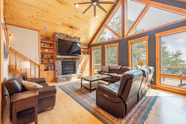 Smart TV, fireplace, DVD player