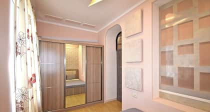 Close to Republic Square,shops,restaurants and cafes