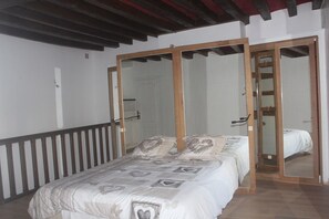 7 habitaciones, tabla de planchar con plancha y wifi