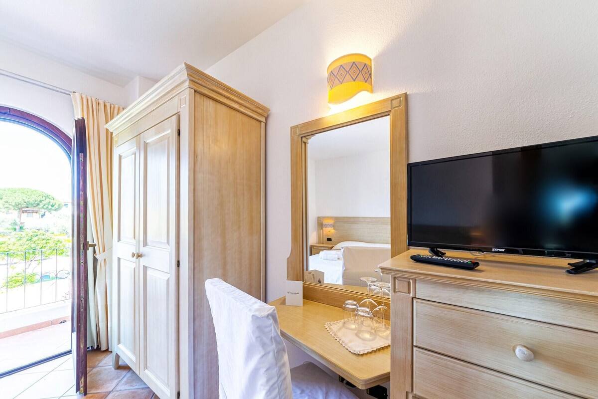 Minibar, Schreibtisch, kostenloses WLAN, Bettwäsche