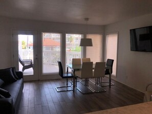 TV connectée, table de tennis de table