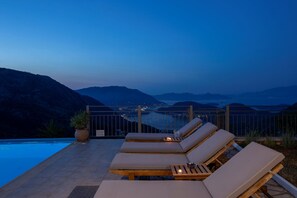 Villa | Pool | Outdoor pool - Luxury Villa With Stunning Views in Lefkada (Lefkada)