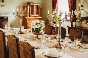 Dining - Castle in Rome - Italy  (Collalto Sabino)