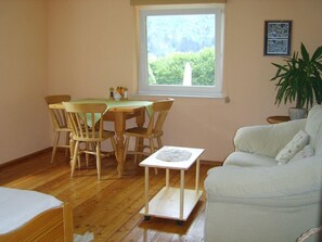 Dining - Nice Holiday Apartment in Feld Am See with Private Garden and Panoramic Views (Feld am See)