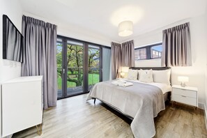 بديكورات فريدة لكل غرفة ومكواة/لوح كي وواي فاي مجانًا