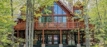 Luxury 7,500‑Sq‑Ft Lakefront Lodge, Private Dock & Snowmobile Access