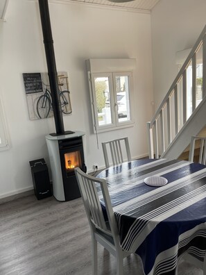 Dining - --- VILLA NEAR THE SEA --- (Bréhal)