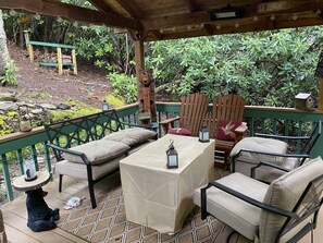 Outdoor dining - Mountain Oasis Retreat with Skiing, Beach and Golf. (Newland)