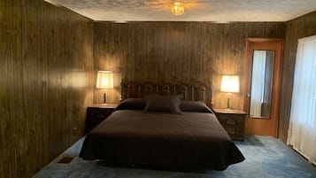 4 slaapkamers, een strijkplank/strijkijzer, beddengoed