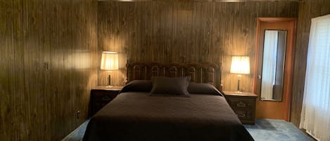 4 chambres, fer et planche Ă repasser, draps fournis