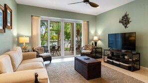 TV, ping pong - 203 Mariners Club - This tri-level townhouse boasts 4 bedrooms and 3 baths (Key Largo)