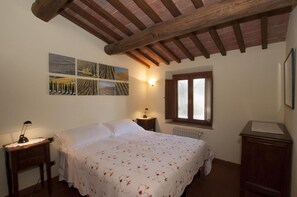 2 bedrooms, iron/ironing board