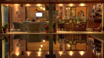 Snack bar